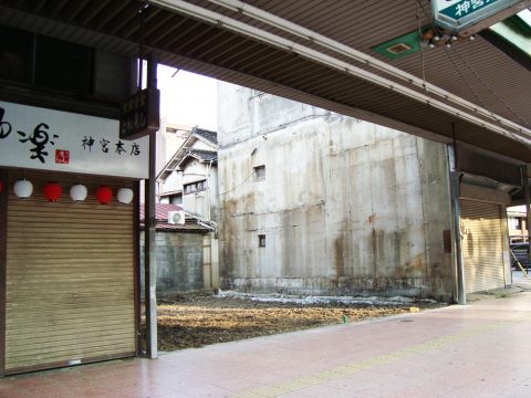 名古屋市熱田区にある商店街の店舗解体事例を公開しました。